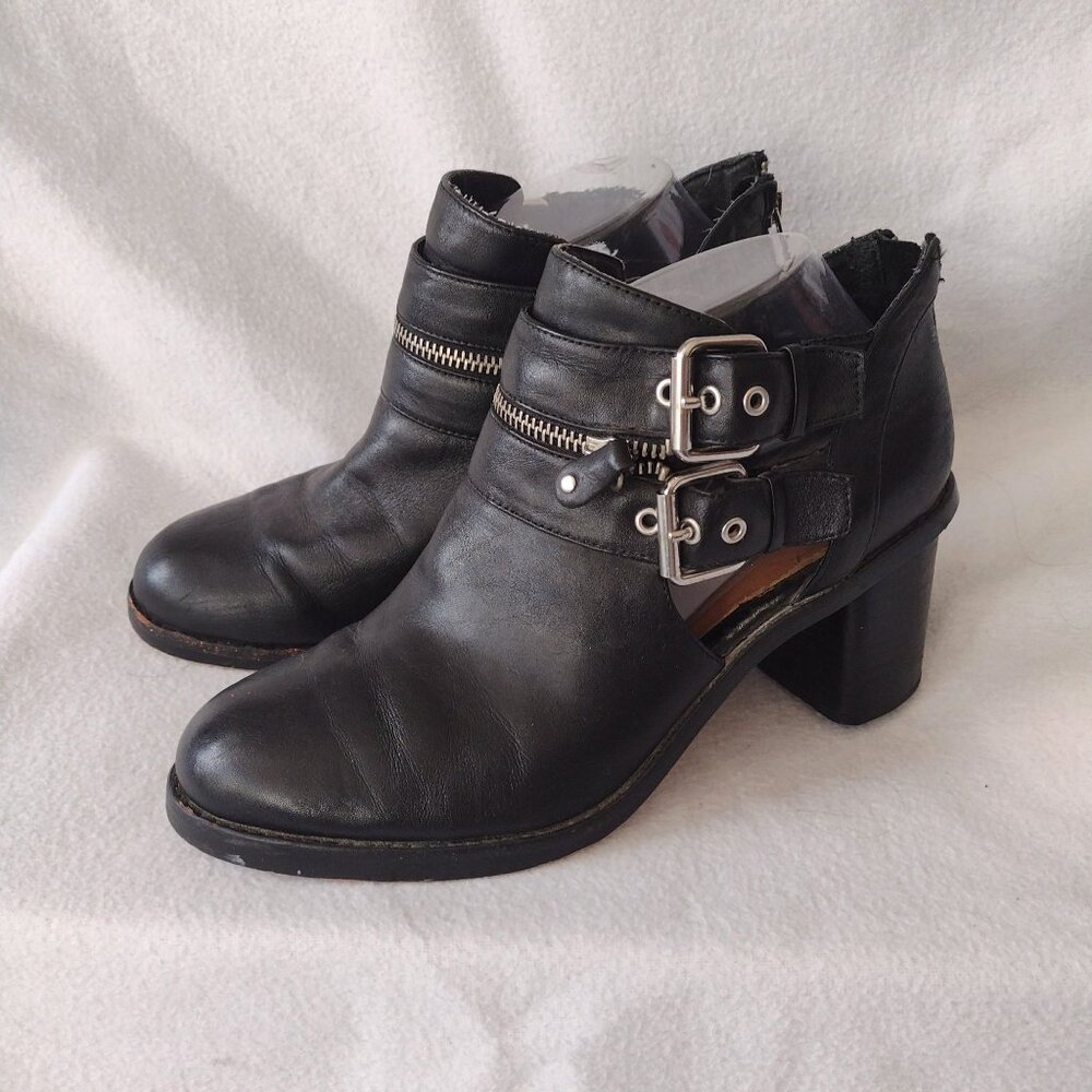 Dolce Vita Black Leather Ankle Boots 9 w Buckles Zippers Stacked Heel Booties